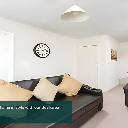 Clarence Suite 1 Bedroom W Free Parking Chatham  Exterior photo