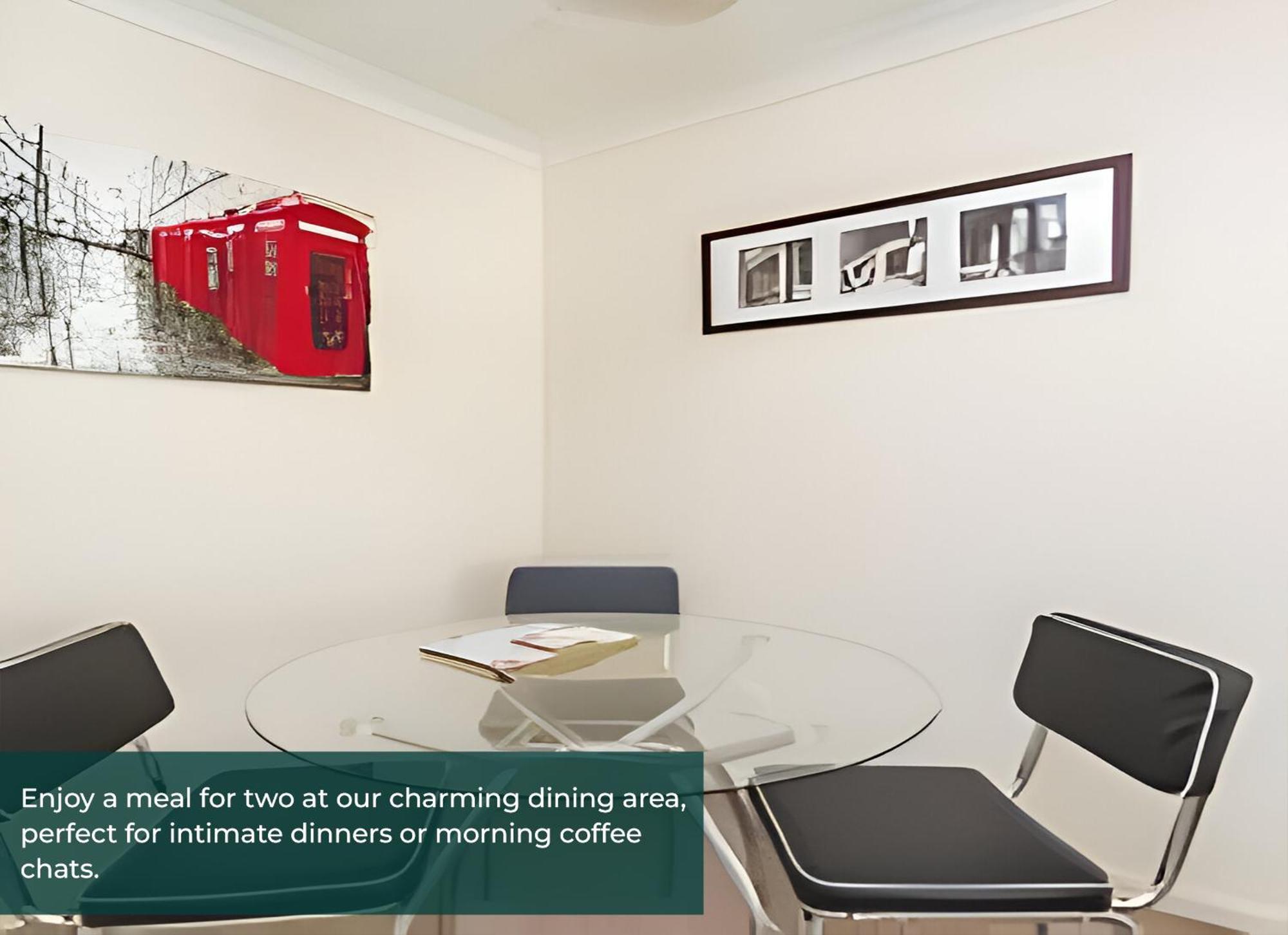 Clarence Suite 1 Bedroom W Free Parking Chatham  Exterior photo